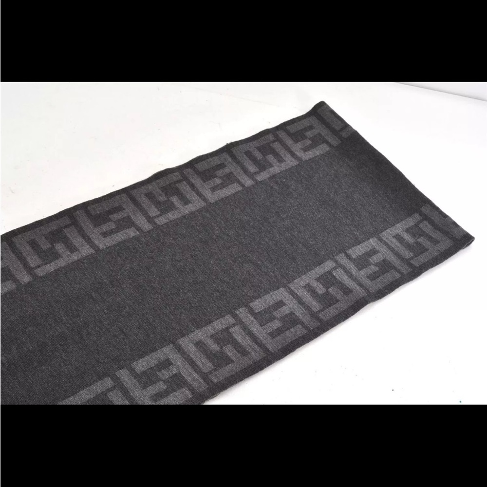 Authentic Fendi scarf Woolen Scarf - Picture 5 of 12